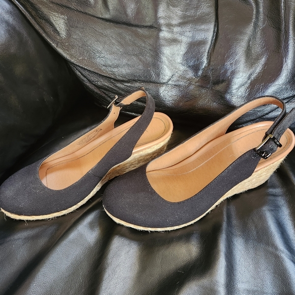 Vionic Wedges - Picture 4 of 4